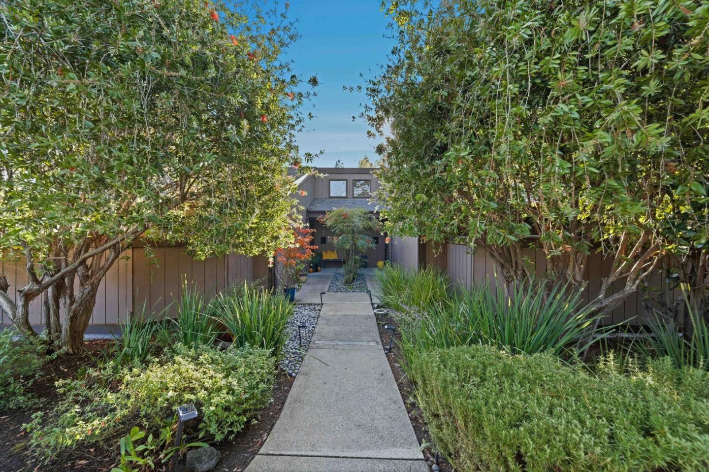 Detail Gallery Image 31 of 35 For 1115 Crestview Dr #2,  San Carlos,  CA 94070 - 2 Beds | 2 Baths