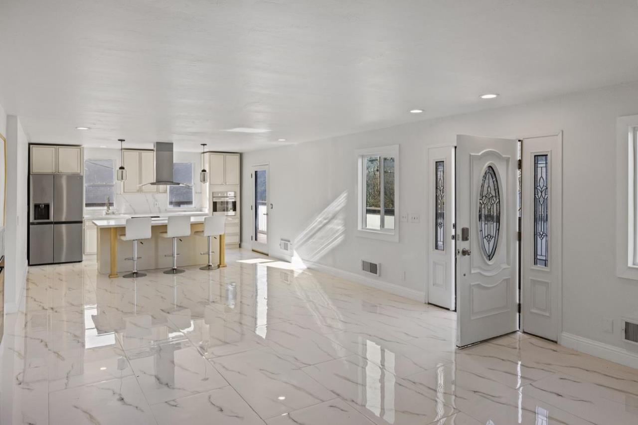 Detail Gallery Image 4 of 16 For 451 Laureles Grade, Carmel Valley,  CA 93924 - 3 Beds | 2/1 Baths