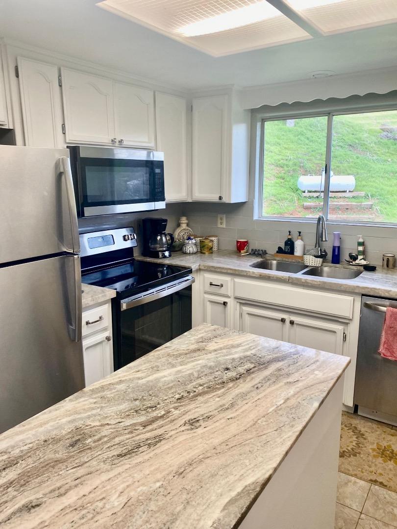 Detail Gallery Image 6 of 12 For 5448 Arbolada Dr, La Grange_TUM,  CA 95329 - 3 Beds | 3 Baths