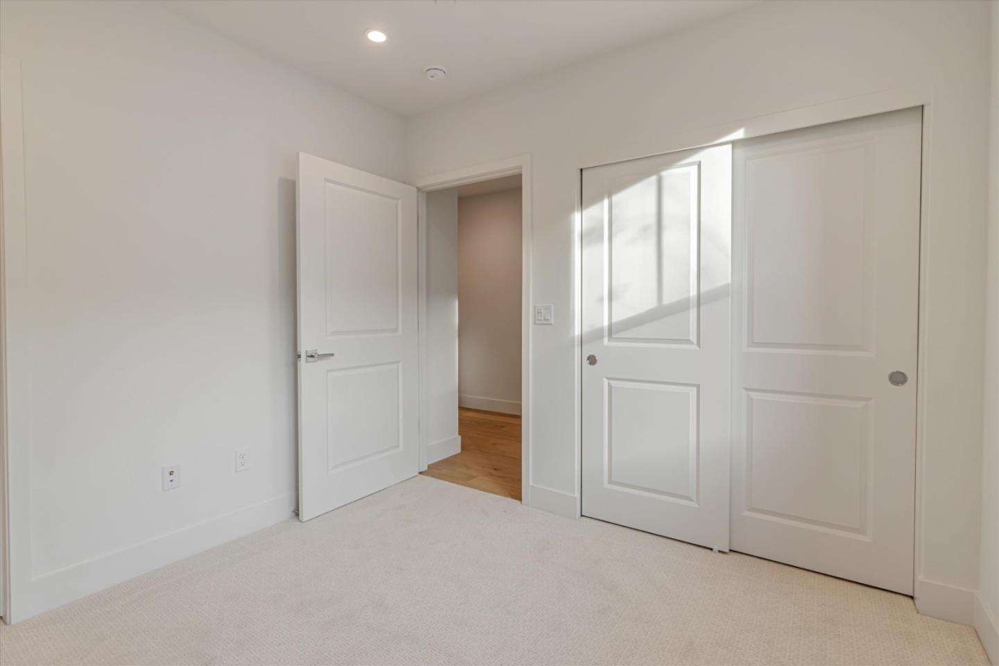 Detail Gallery Image 20 of 26 For 200 Oak Cir, Walnut Creek,  CA 94597 - 4 Beds | 3 Baths