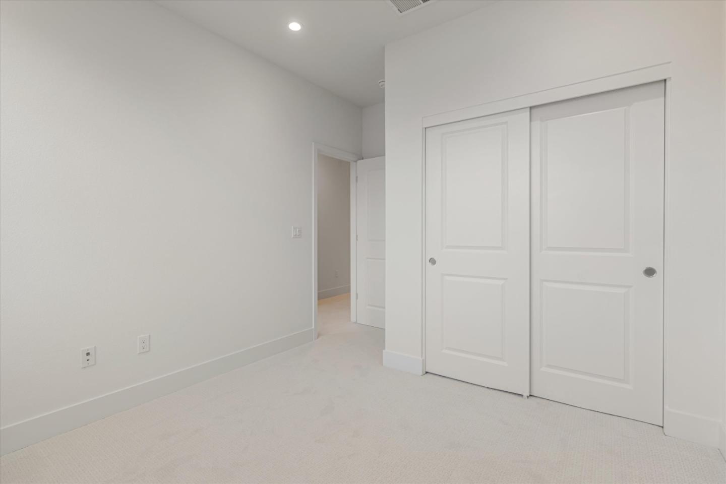 Detail Gallery Image 25 of 26 For 200 Oak Cir, Walnut Creek,  CA 94597 - 4 Beds | 3 Baths