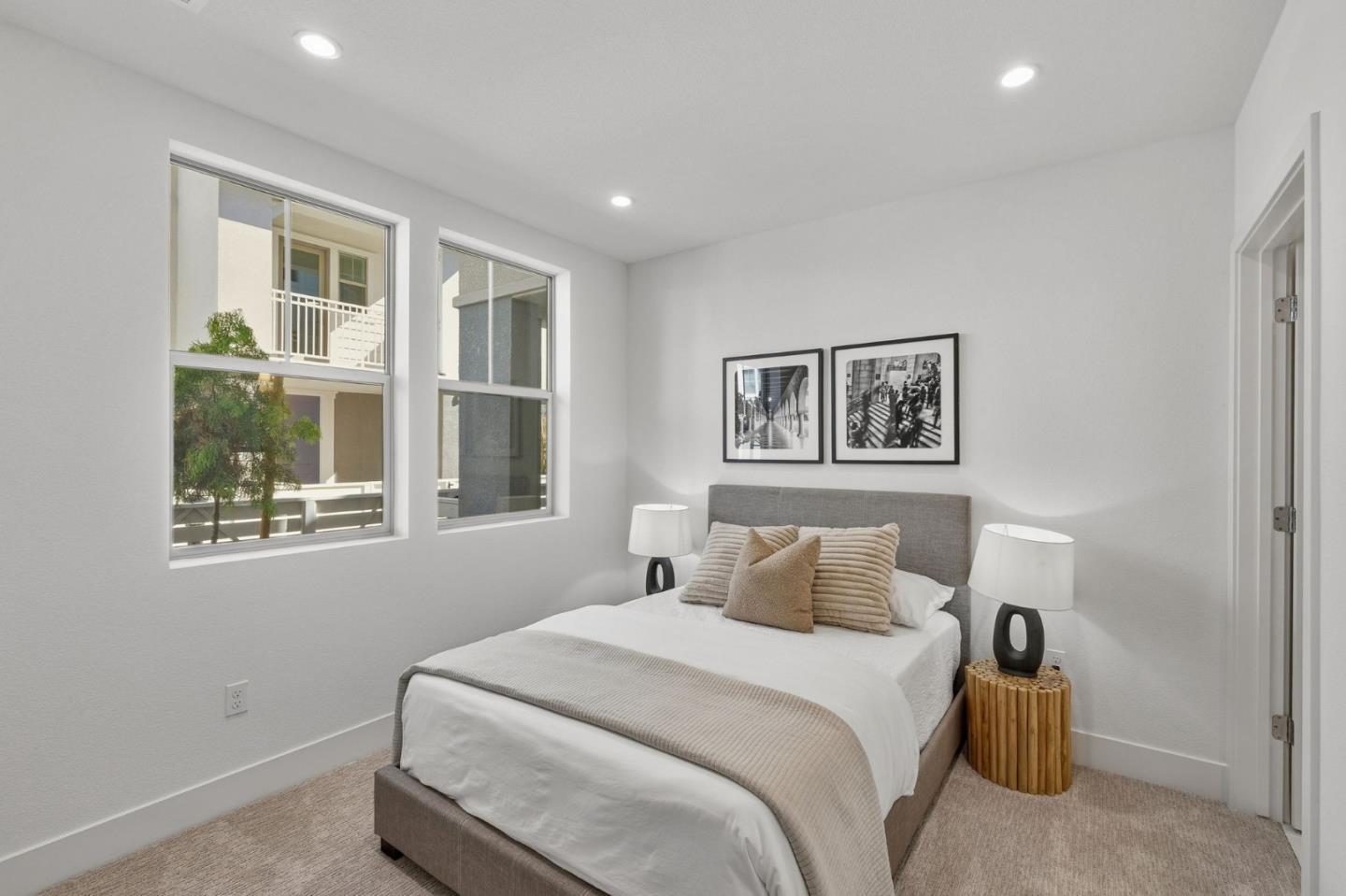 Detail Gallery Image 4 of 26 For 200 Oak Cir, Walnut Creek,  CA 94597 - 4 Beds | 3 Baths