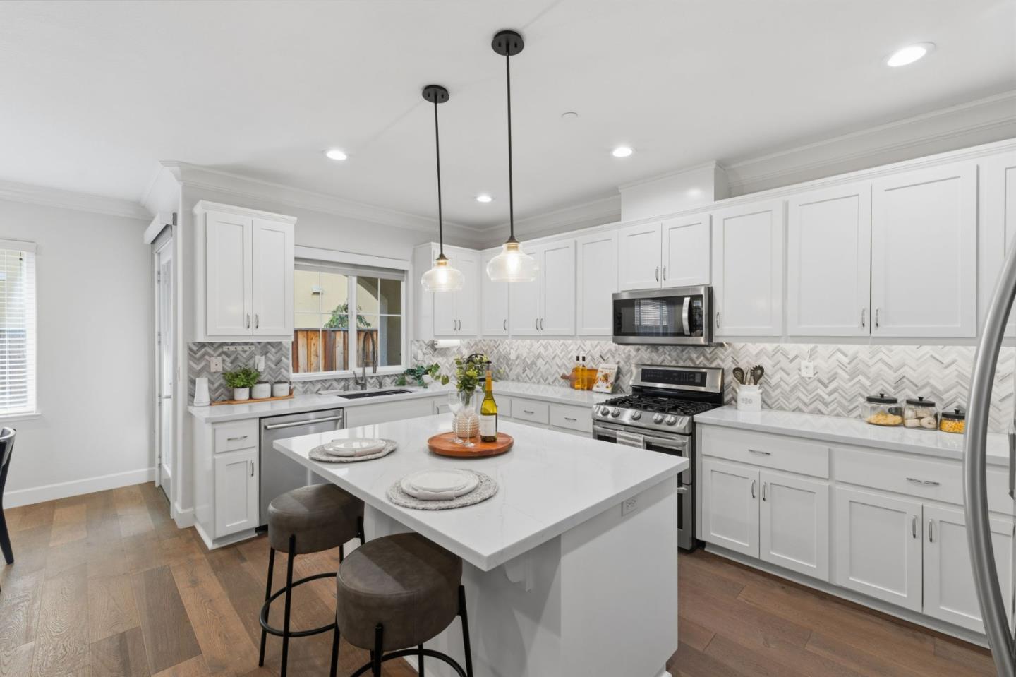 Detail Gallery Image 13 of 40 For 5521 Southcrest Way, San Jose,  CA 95123 - 4 Beds | 3 Baths