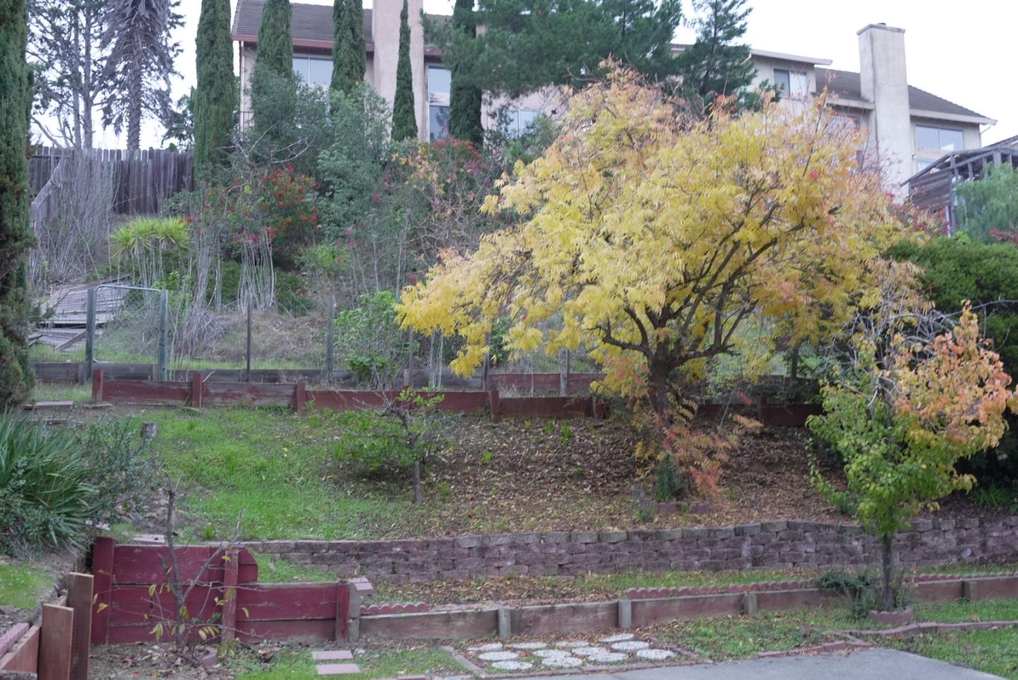 Detail Gallery Image 13 of 15 For 136 Olympic Dr, Vallejo,  CA 94589 - 4 Beds | 2/1 Baths