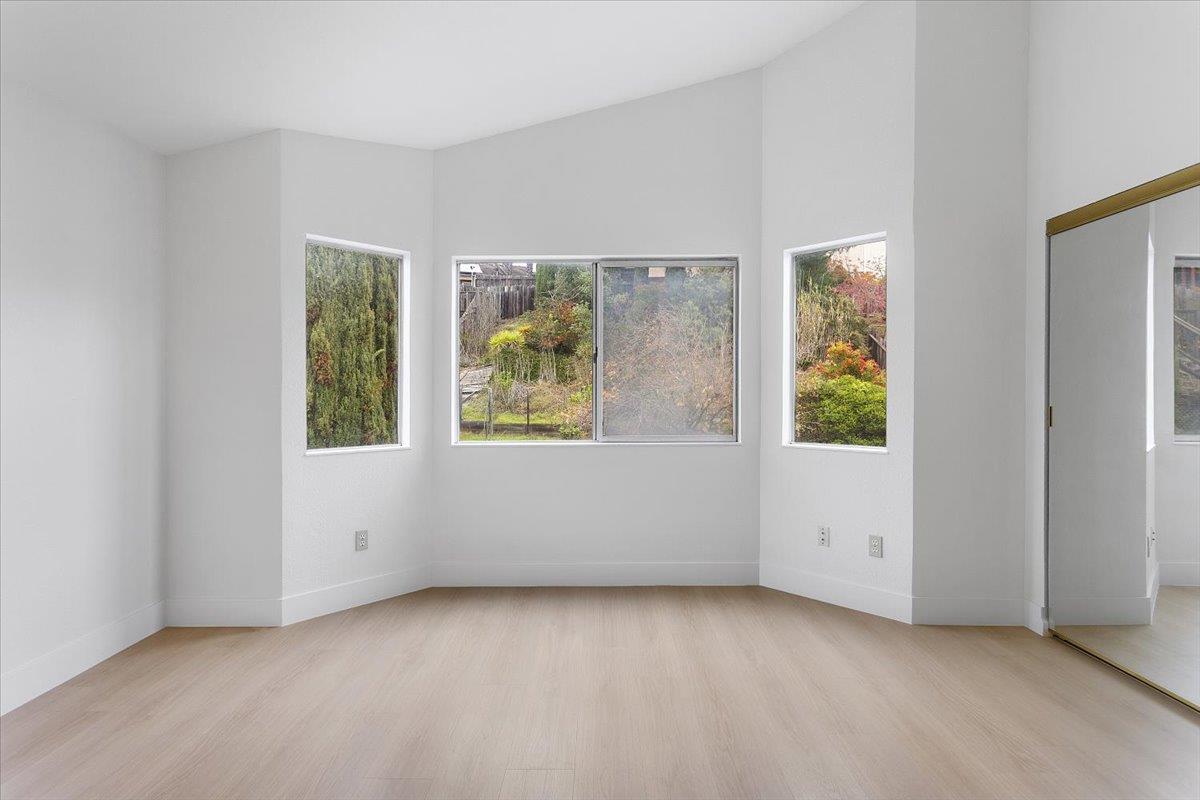 Detail Gallery Image 16 of 38 For 136 Olympic Dr, Vallejo,  CA 94589 - 4 Beds | 2/1 Baths