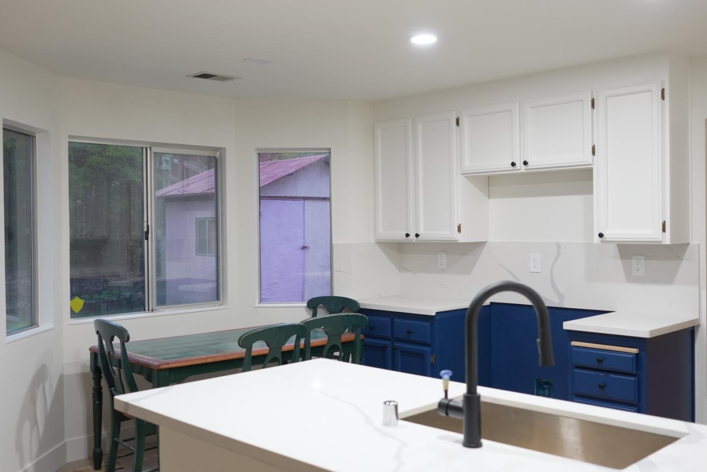 Detail Gallery Image 3 of 15 For 136 Olympic Dr, Vallejo,  CA 94589 - 4 Beds | 2/1 Baths