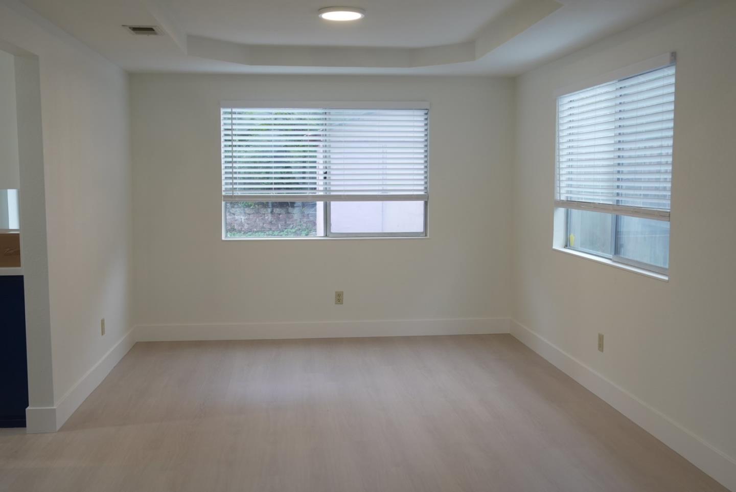 Detail Gallery Image 6 of 15 For 136 Olympic Dr, Vallejo,  CA 94589 - 4 Beds | 2/1 Baths