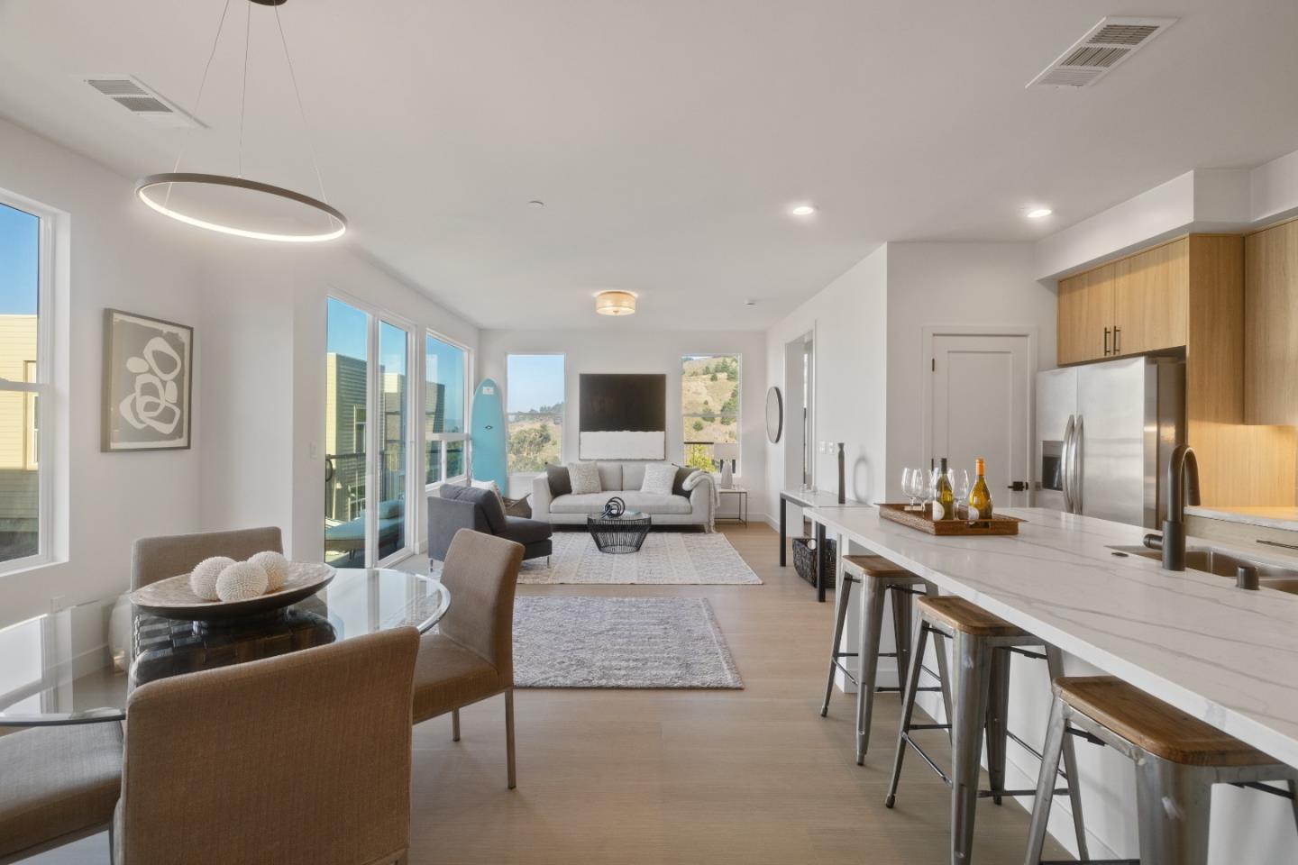 Detail Gallery Image 12 of 39 For 827 Fassler Ave, Pacifica,  CA 94044 - 4 Beds | 3/1 Baths