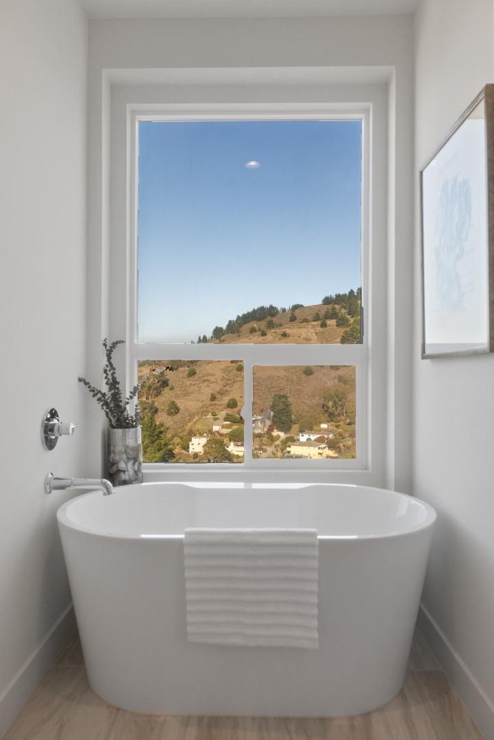 Detail Gallery Image 26 of 39 For 827 Fassler Ave, Pacifica,  CA 94044 - 4 Beds | 3/1 Baths
