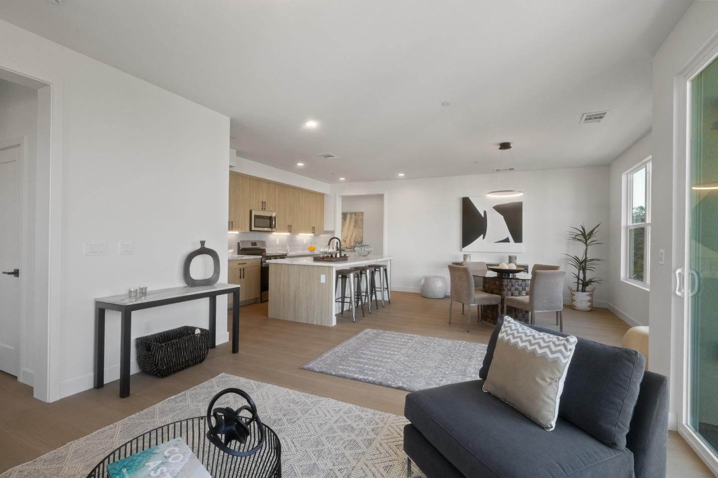 Detail Gallery Image 6 of 39 For 827 Fassler Ave, Pacifica,  CA 94044 - 4 Beds | 3/1 Baths