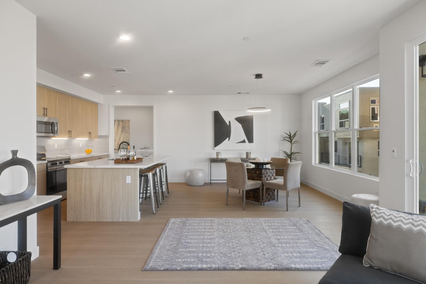 Detail Gallery Image 7 of 39 For 827 Fassler Ave, Pacifica,  CA 94044 - 4 Beds | 3/1 Baths