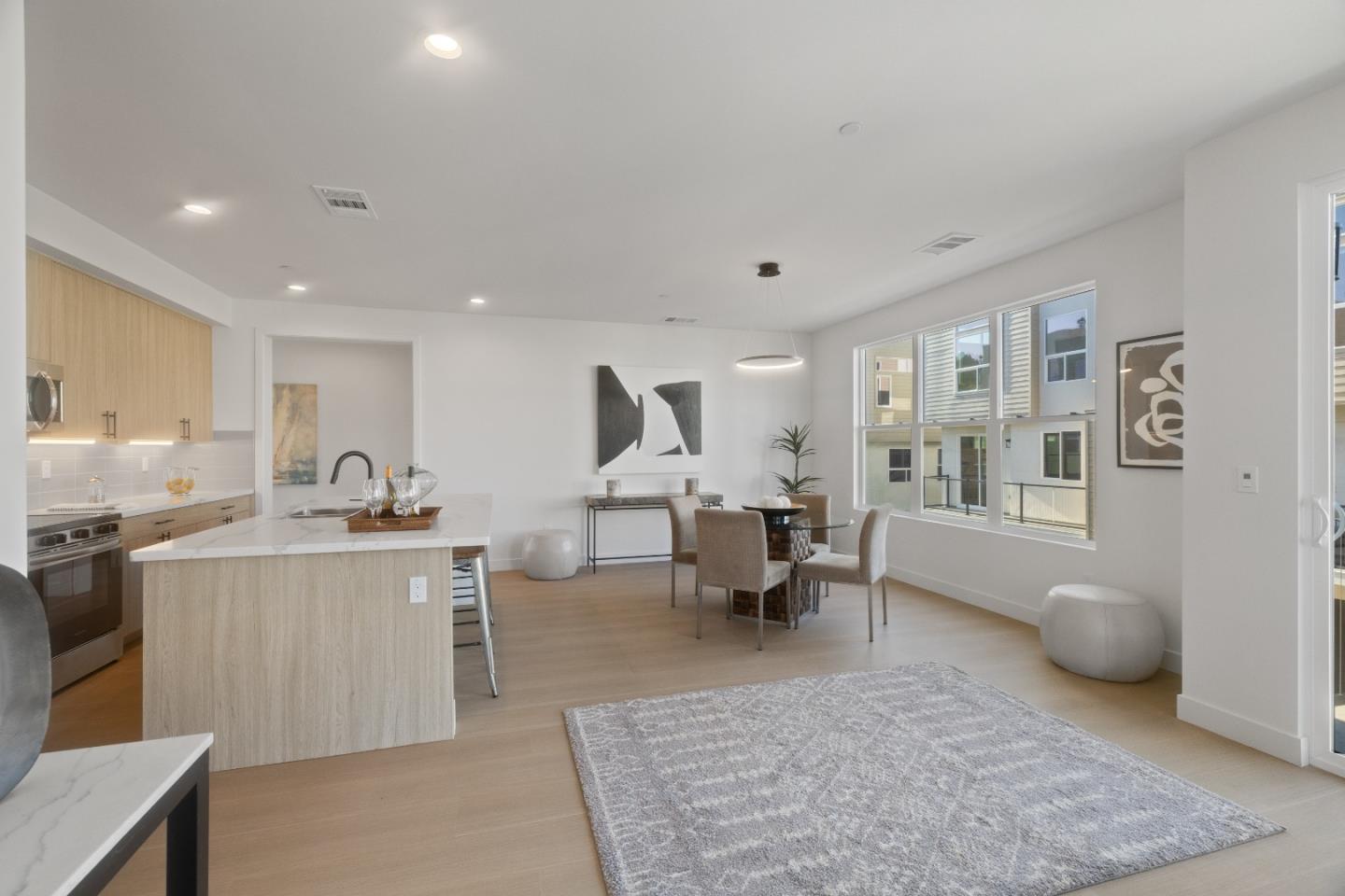 Detail Gallery Image 8 of 39 For 827 Fassler Ave, Pacifica,  CA 94044 - 4 Beds | 3/1 Baths