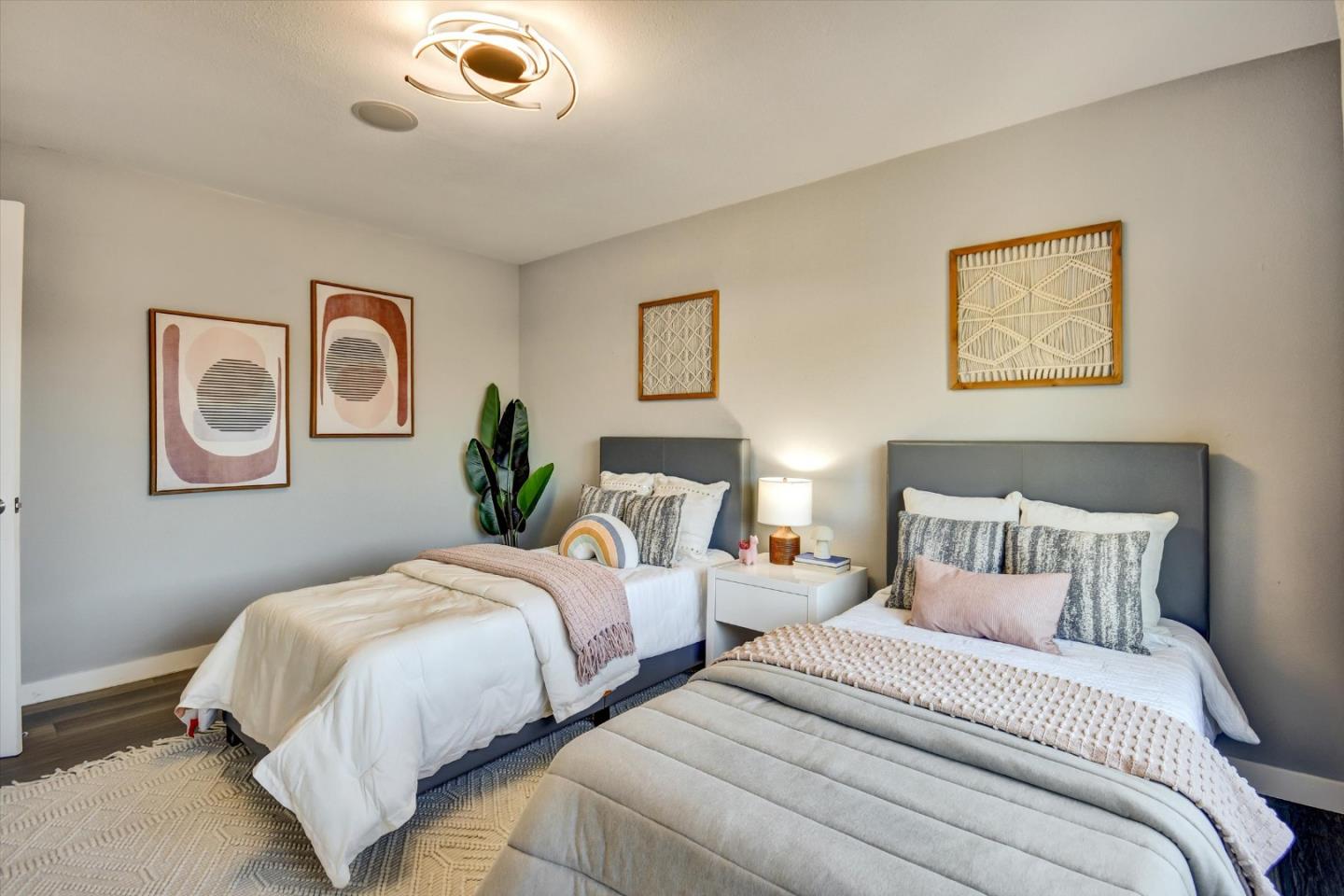 Detail Gallery Image 15 of 39 For 413 Ferndale Ave, South San Francisco,  CA 94080 - 3 Beds | 1 Baths