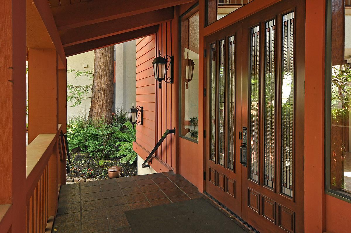 Detail Gallery Image 3 of 11 For 1435 Bellevue Ave, Burlingame,  CA 94010 - 2 Beds | 2 Baths