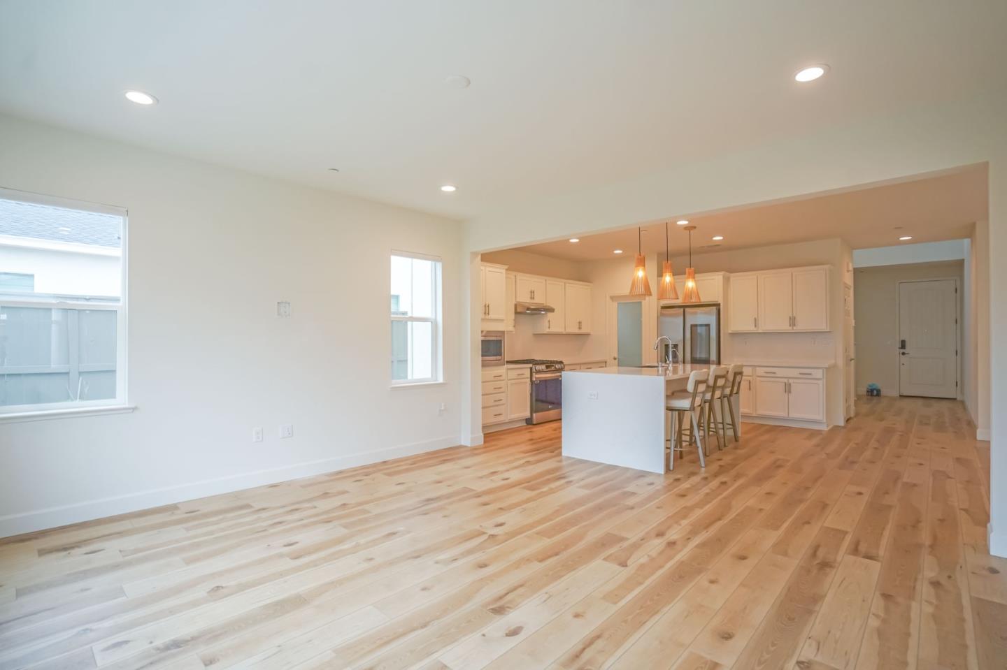 Detail Gallery Image 7 of 55 For 4124 Maddy Ave, Tracy,  CA 95377 - 5 Beds | 3 Baths