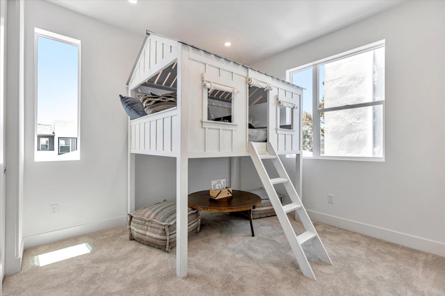 Detail Gallery Image 13 of 20 For 521 Lapis Ct, San Ramon,  CA 94583 - 4 Beds | 3/1 Baths