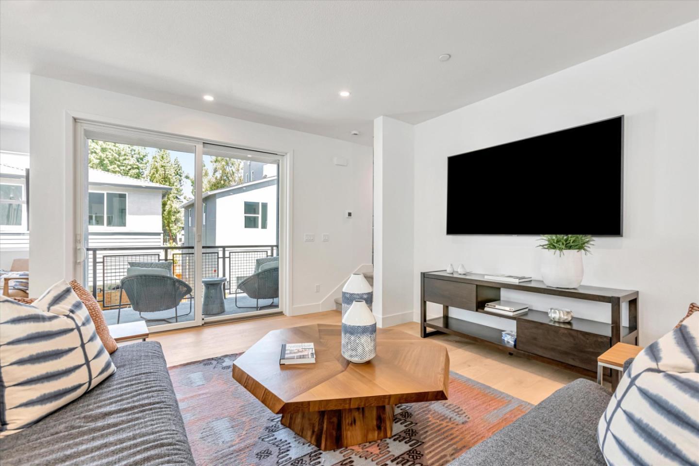 Detail Gallery Image 5 of 20 For 521 Lapis Ct, San Ramon,  CA 94583 - 4 Beds | 3/1 Baths