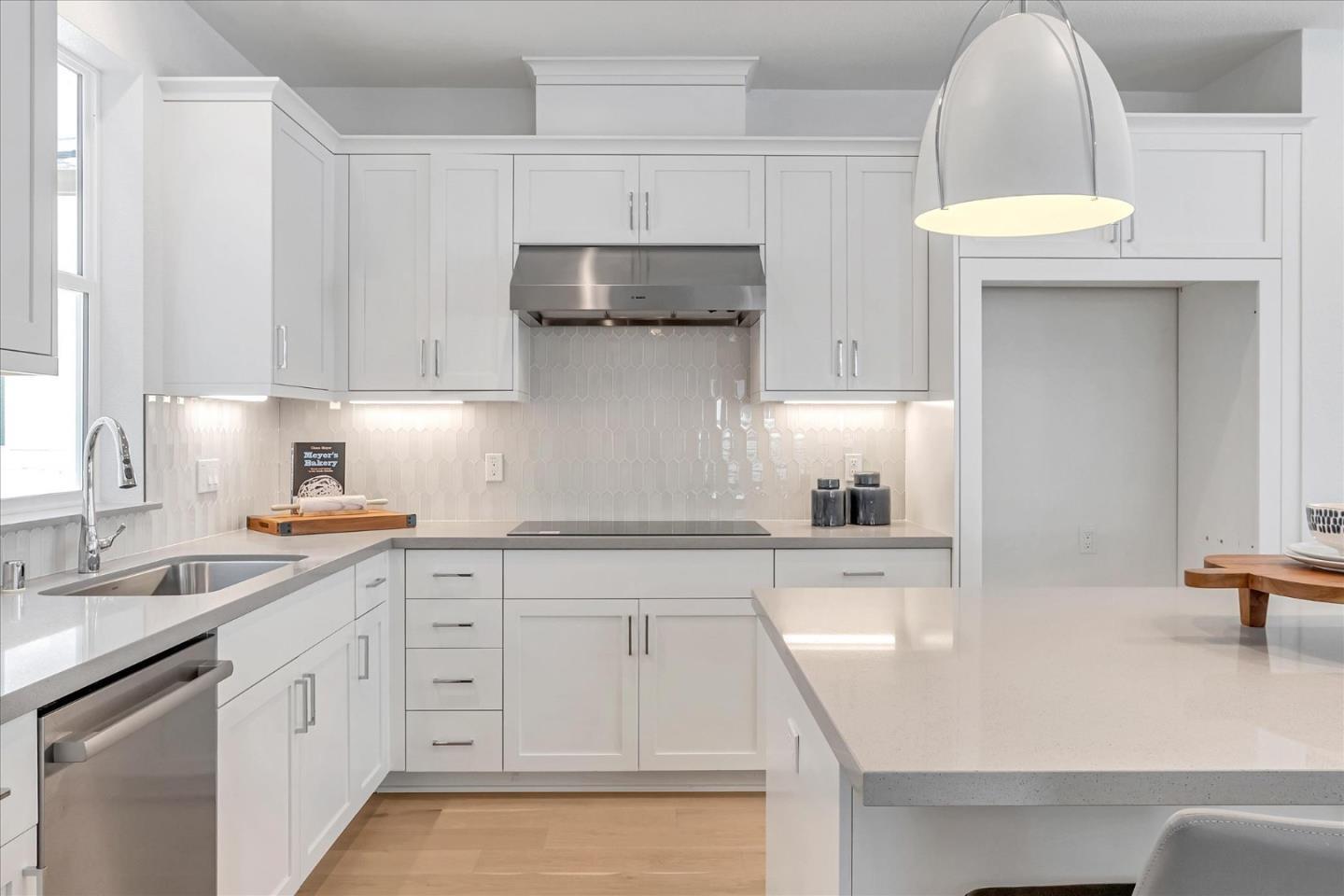 Detail Gallery Image 6 of 20 For 521 Lapis Ct, San Ramon,  CA 94583 - 4 Beds | 3/1 Baths