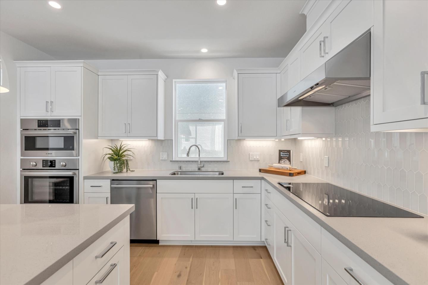 Detail Gallery Image 8 of 20 For 521 Lapis Ct, San Ramon,  CA 94583 - 4 Beds | 3/1 Baths