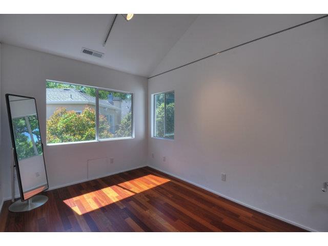 Detail Gallery Image 12 of 18 For 171 Cowper St a,  Palo Alto,  CA 94301 - 3 Beds | 2/1 Baths