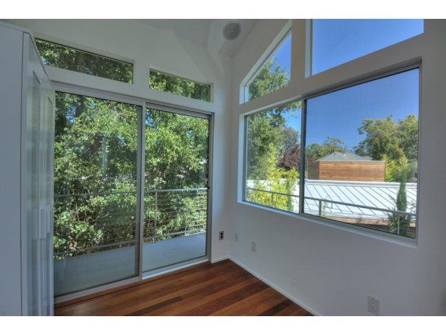Detail Gallery Image 15 of 18 For 171 Cowper St a,  Palo Alto,  CA 94301 - 3 Beds | 2/1 Baths