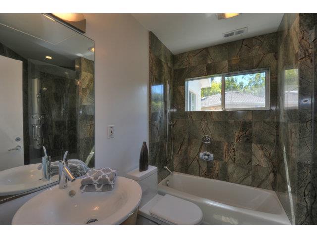 Detail Gallery Image 16 of 18 For 171 Cowper St a,  Palo Alto,  CA 94301 - 3 Beds | 2/1 Baths