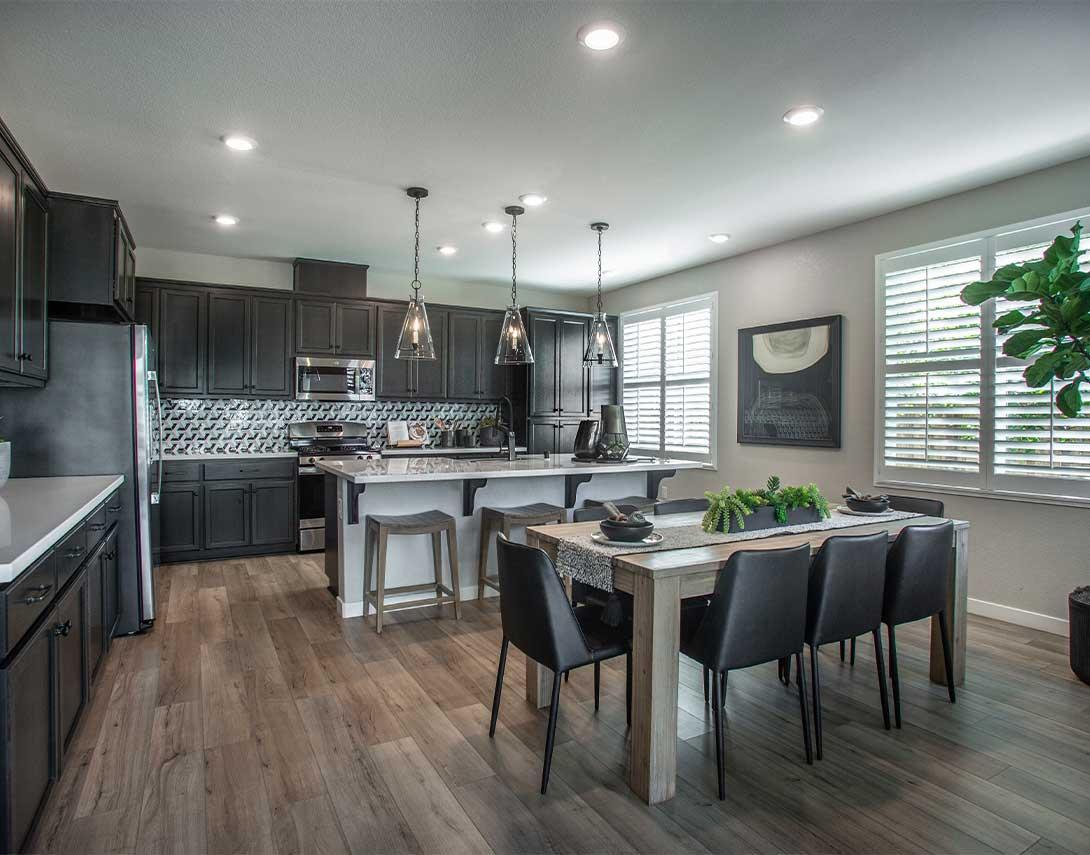 Detail Gallery Image 5 of 23 For 2426 Lake Club, Fairfield,  CA 94533 - 4 Beds | 3/1 Baths