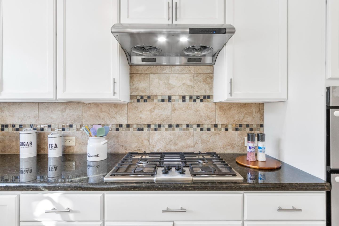 Detail Gallery Image 15 of 48 For 618 Azule Ave, San Jose,  CA 95123 - 3 Beds | 2 Baths