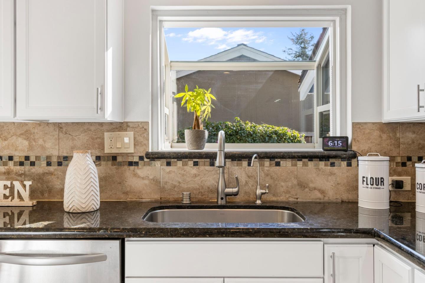 Detail Gallery Image 16 of 48 For 618 Azule Ave, San Jose,  CA 95123 - 3 Beds | 2 Baths