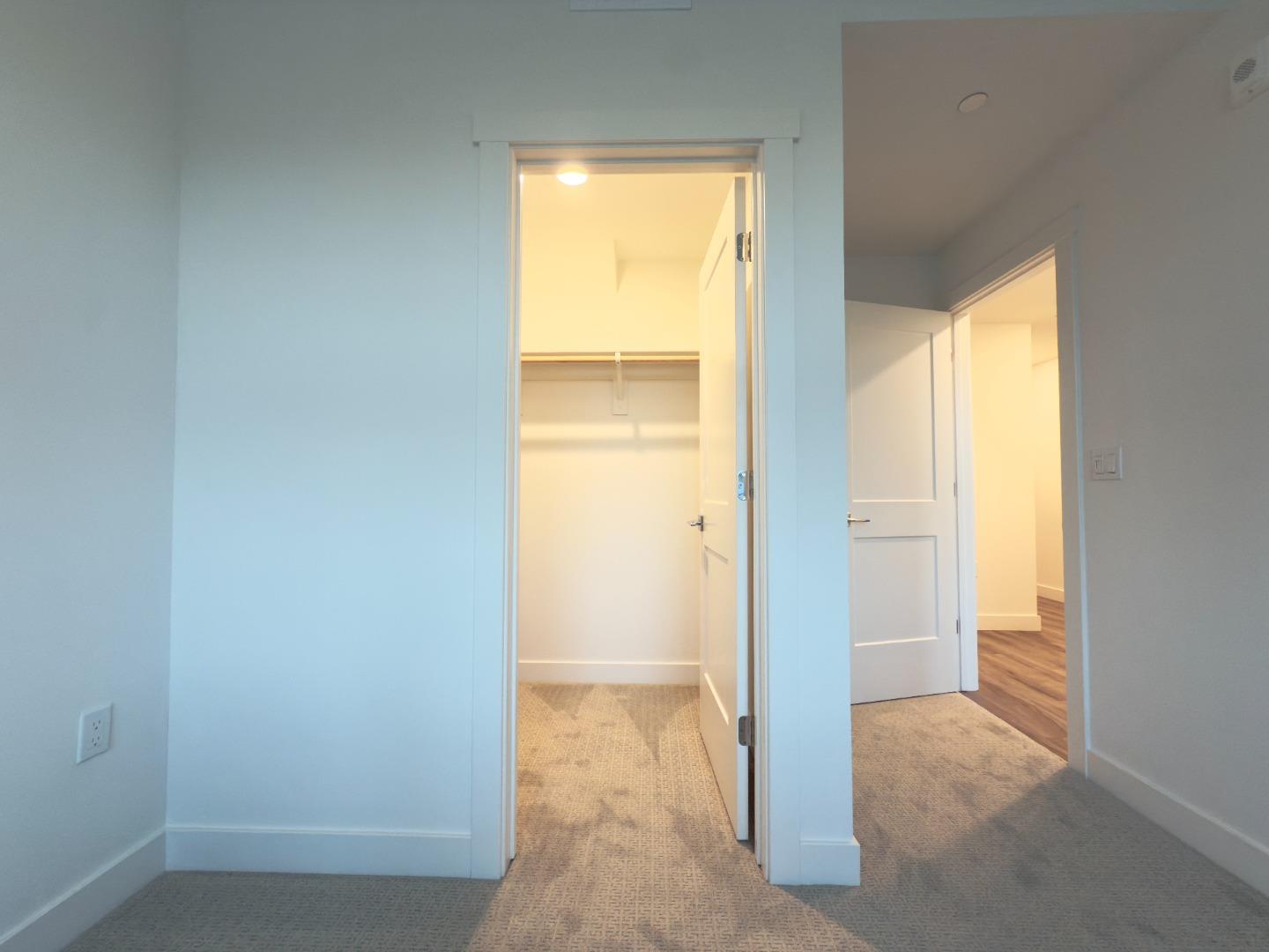 Detail Gallery Image 22 of 31 For 1303 Besra Ter #7,  Sunnyvale,  CA 94087 - 3 Beds | 2 Baths