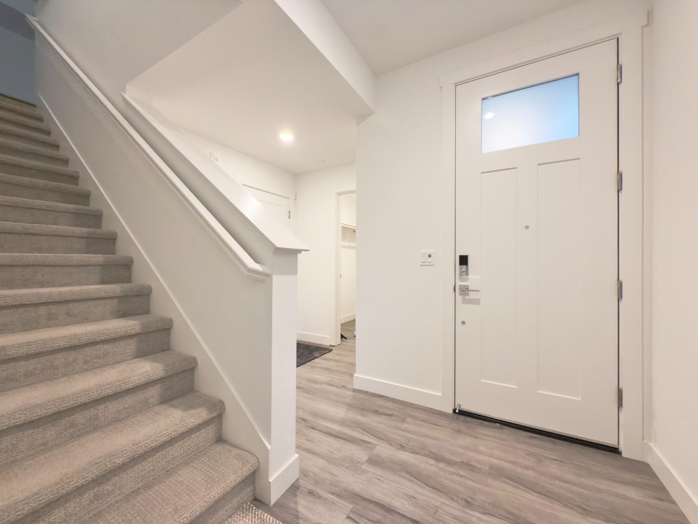 Detail Gallery Image 3 of 31 For 1303 Besra Ter #7,  Sunnyvale,  CA 94087 - 3 Beds | 2 Baths