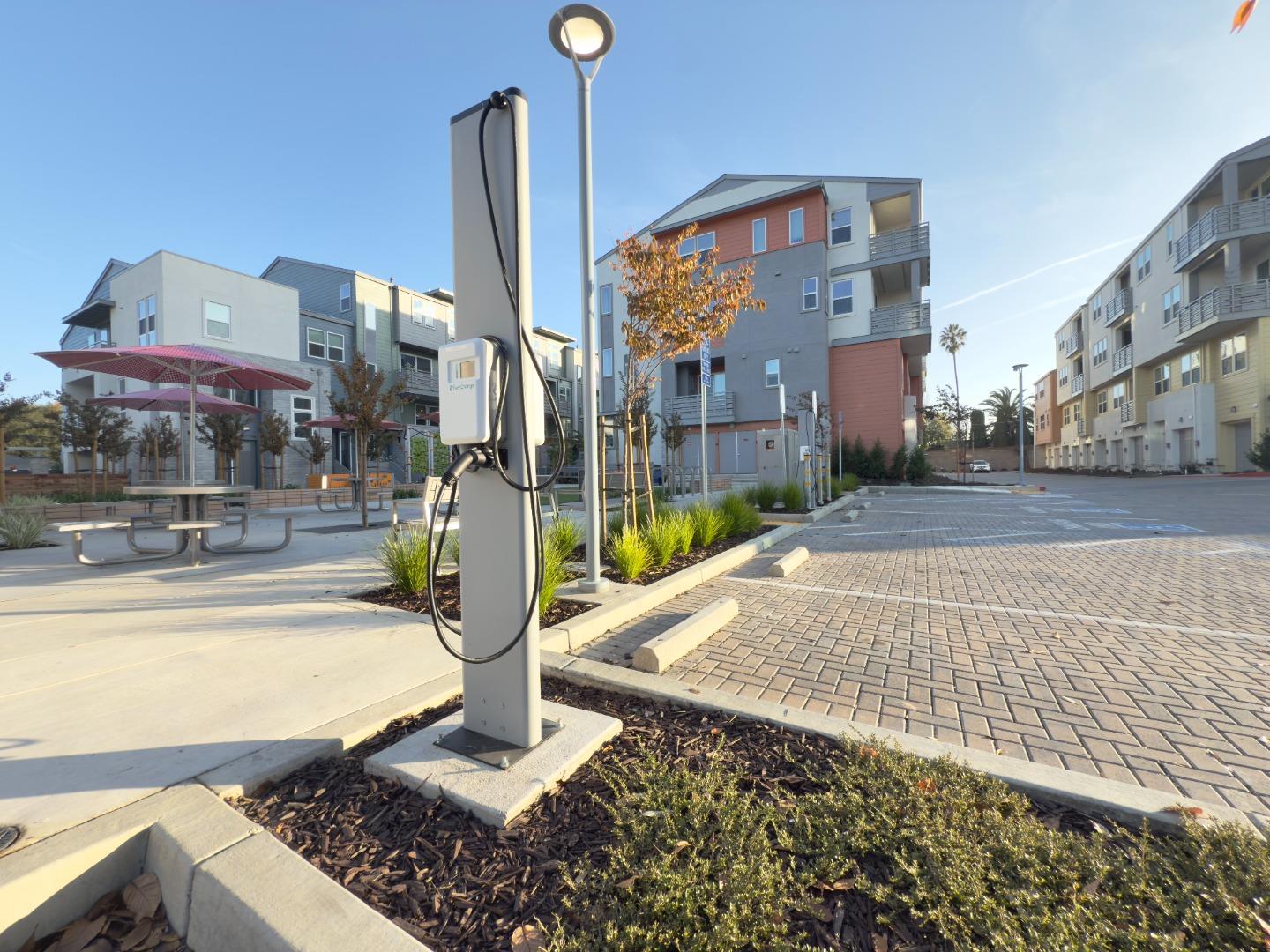 Detail Gallery Image 30 of 31 For 1303 Besra Ter #7,  Sunnyvale,  CA 94087 - 3 Beds | 2 Baths