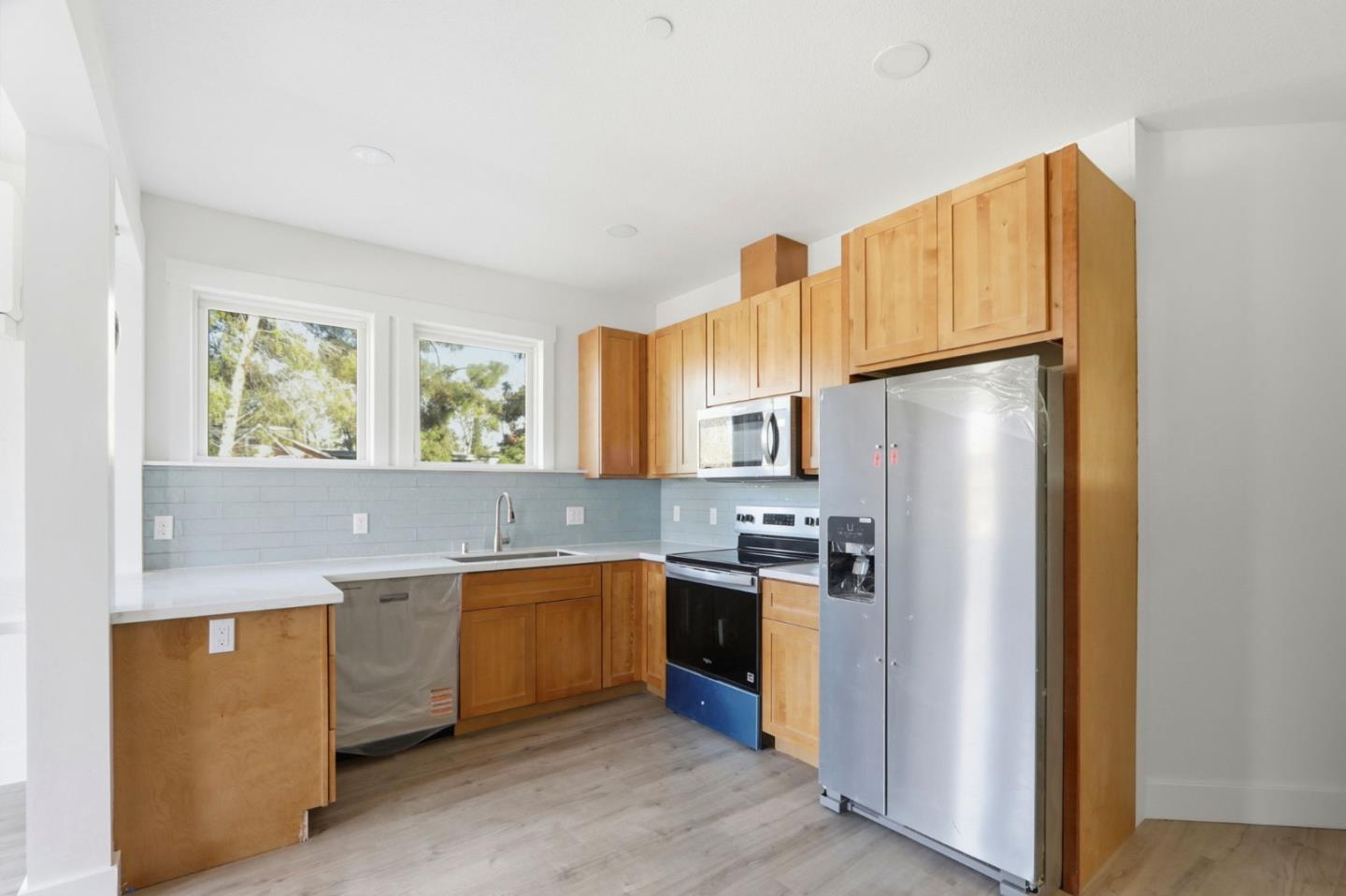 Detail Gallery Image 4 of 8 For 140 E Reed St #3,  San Jose,  CA 95112 - 2 Beds | 1 Baths