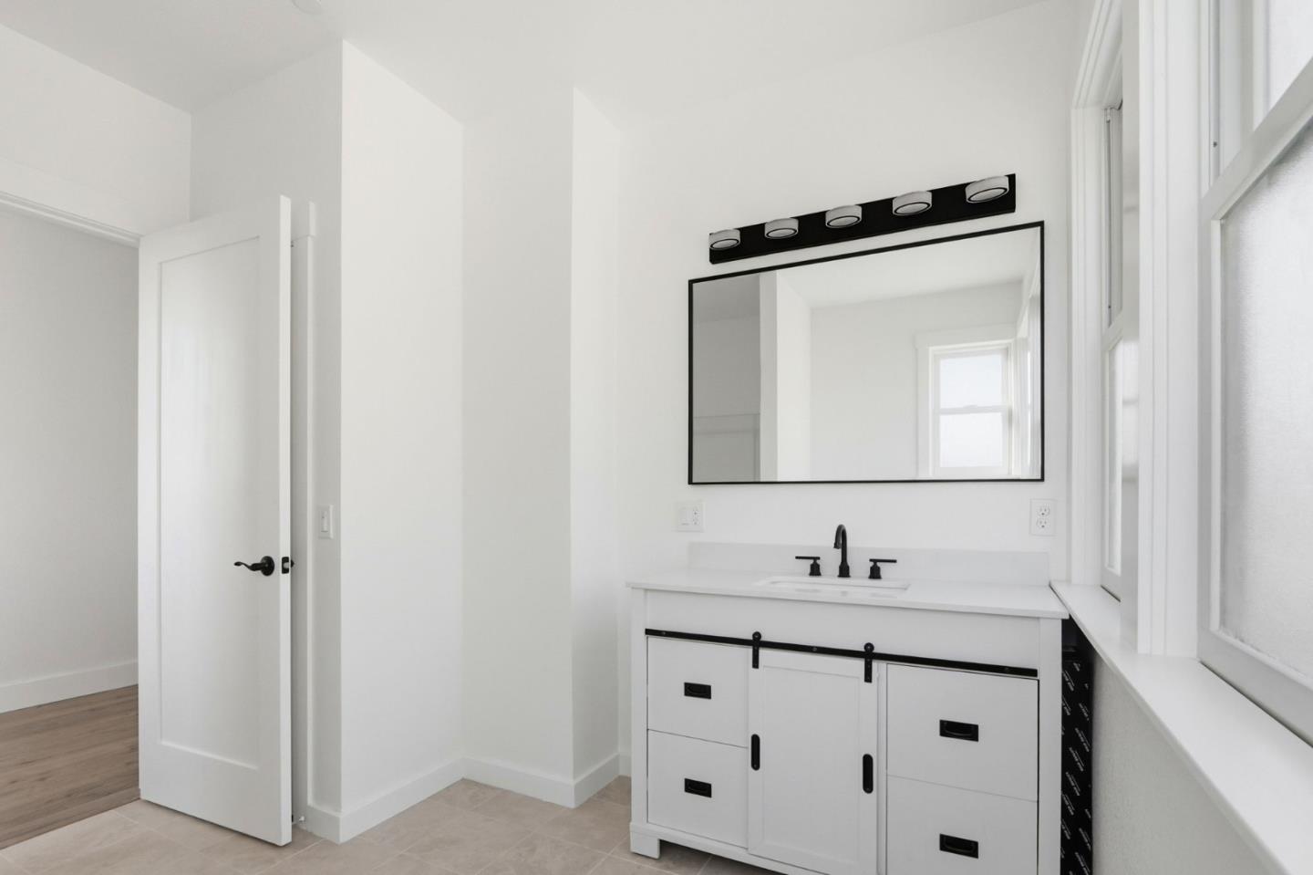 Detail Gallery Image 6 of 8 For 140 E Reed St #3,  San Jose,  CA 95112 - 2 Beds | 1 Baths