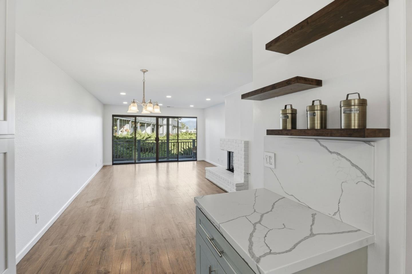 Detail Gallery Image 12 of 30 For 166 Kern St #18,  Salinas,  CA 93905 - 2 Beds | 2 Baths