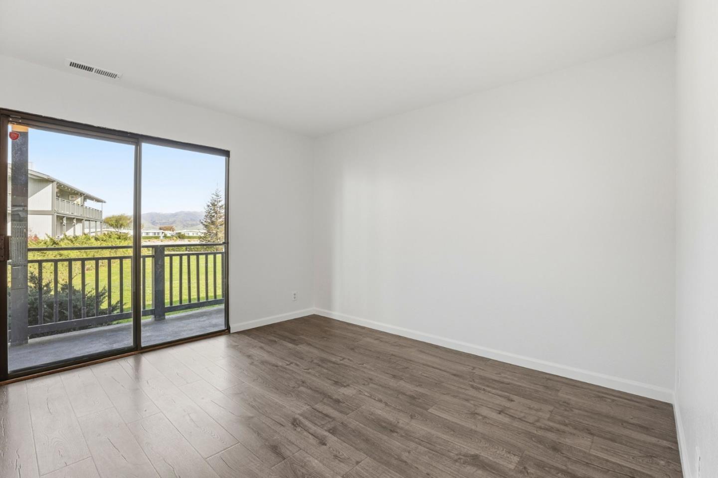 Detail Gallery Image 14 of 30 For 166 Kern St #18,  Salinas,  CA 93905 - 2 Beds | 2 Baths