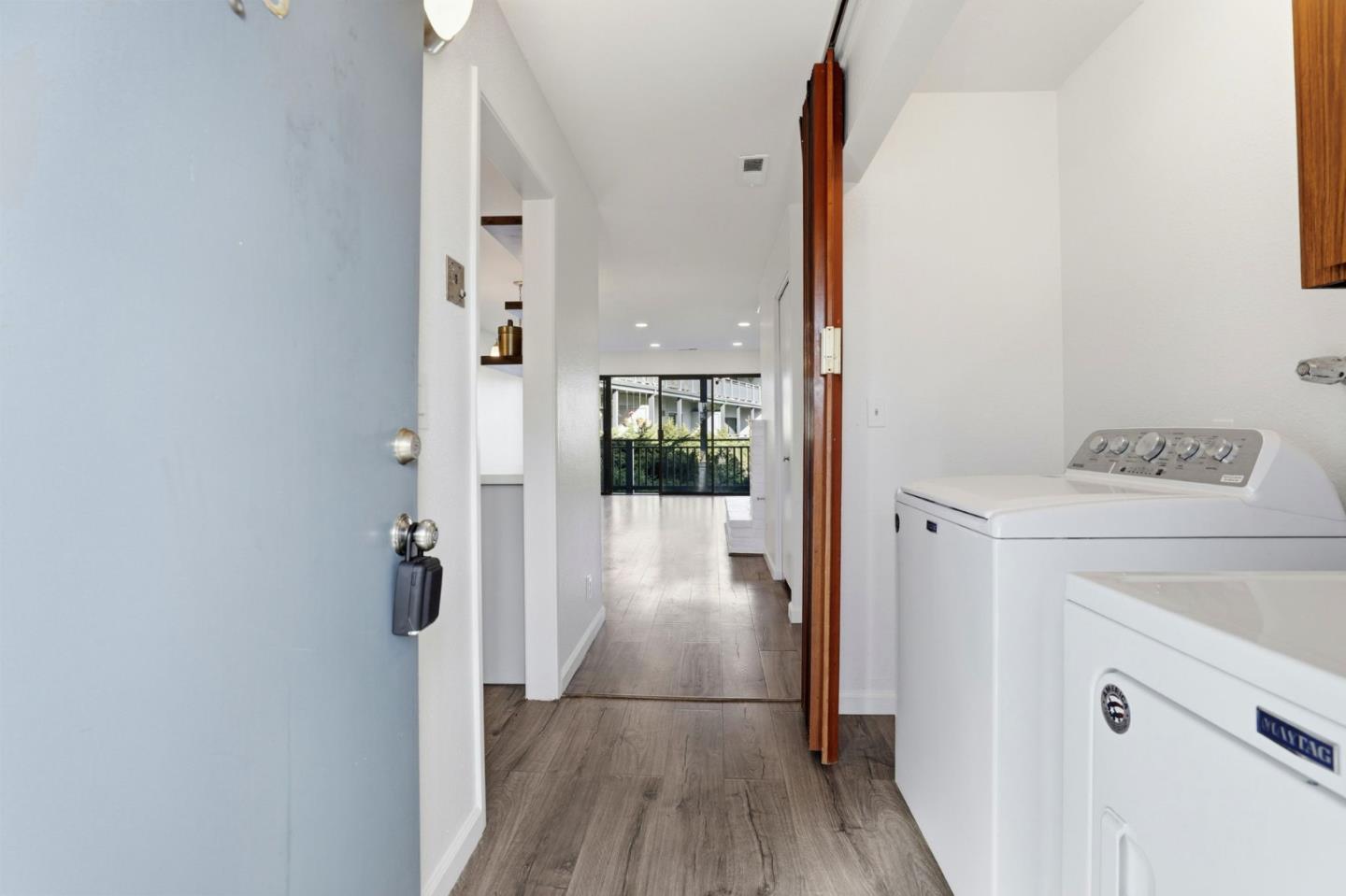 Detail Gallery Image 2 of 30 For 166 Kern St #18,  Salinas,  CA 93905 - 2 Beds | 2 Baths