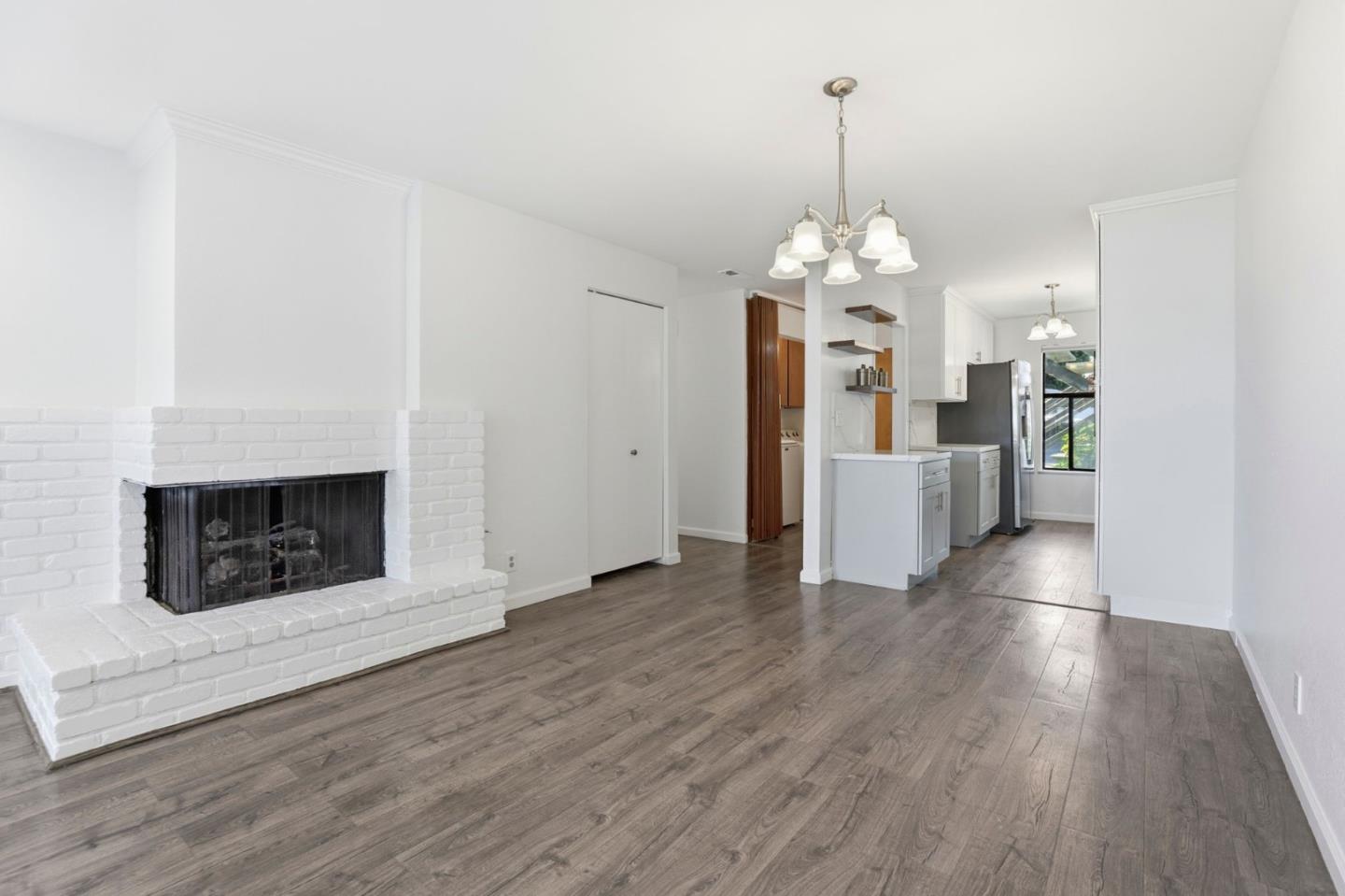 Detail Gallery Image 5 of 30 For 166 Kern St #18,  Salinas,  CA 93905 - 2 Beds | 2 Baths