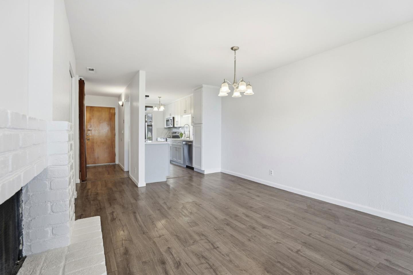 Detail Gallery Image 7 of 30 For 166 Kern St #18,  Salinas,  CA 93905 - 2 Beds | 2 Baths