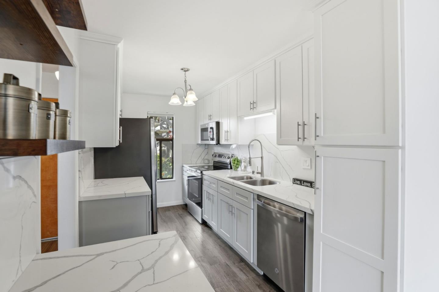 Detail Gallery Image 8 of 30 For 166 Kern St #18,  Salinas,  CA 93905 - 2 Beds | 2 Baths