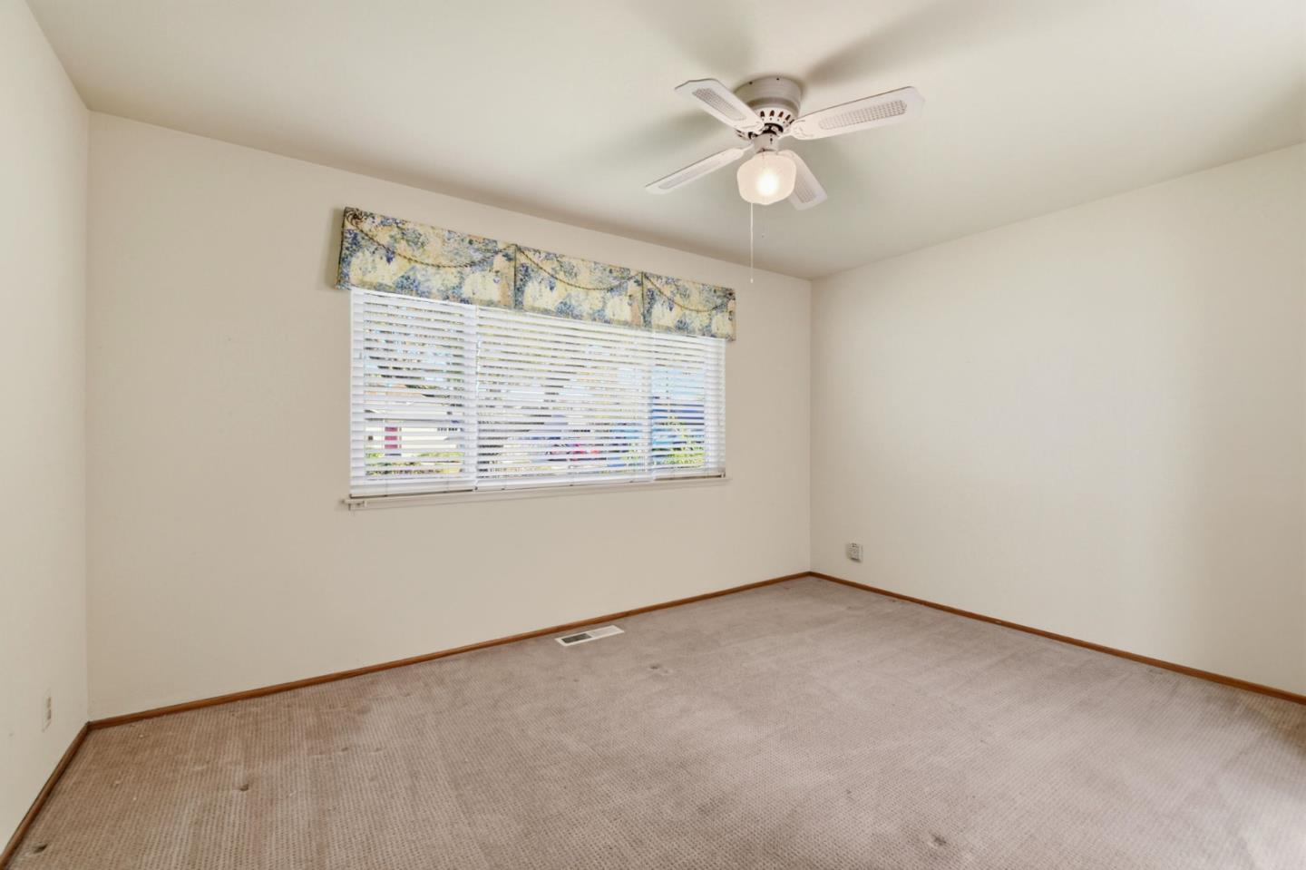 Detail Gallery Image 37 of 42 For 4975 Bel Escou Dr, San Jose,  CA 95124 - 3 Beds | 2 Baths