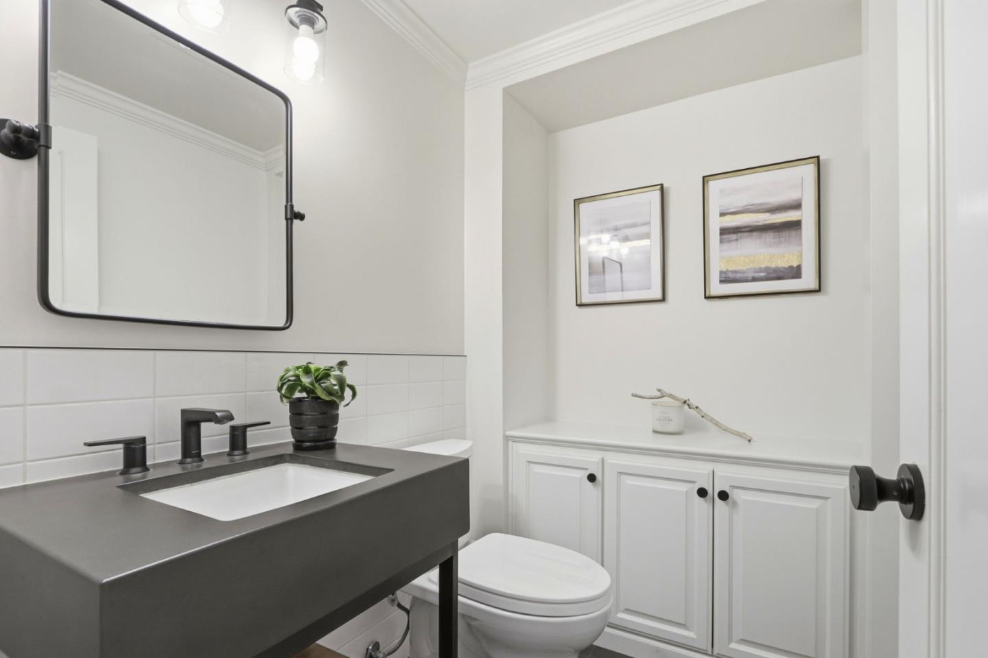 Detail Gallery Image 11 of 39 For 1127 Norval Way, San Jose,  CA 95125 - 5 Beds | 2/1 Baths