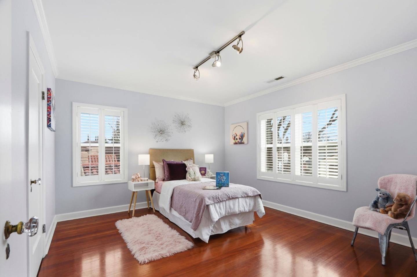 Detail Gallery Image 14 of 39 For 1127 Norval Way, San Jose,  CA 95125 - 5 Beds | 2/1 Baths