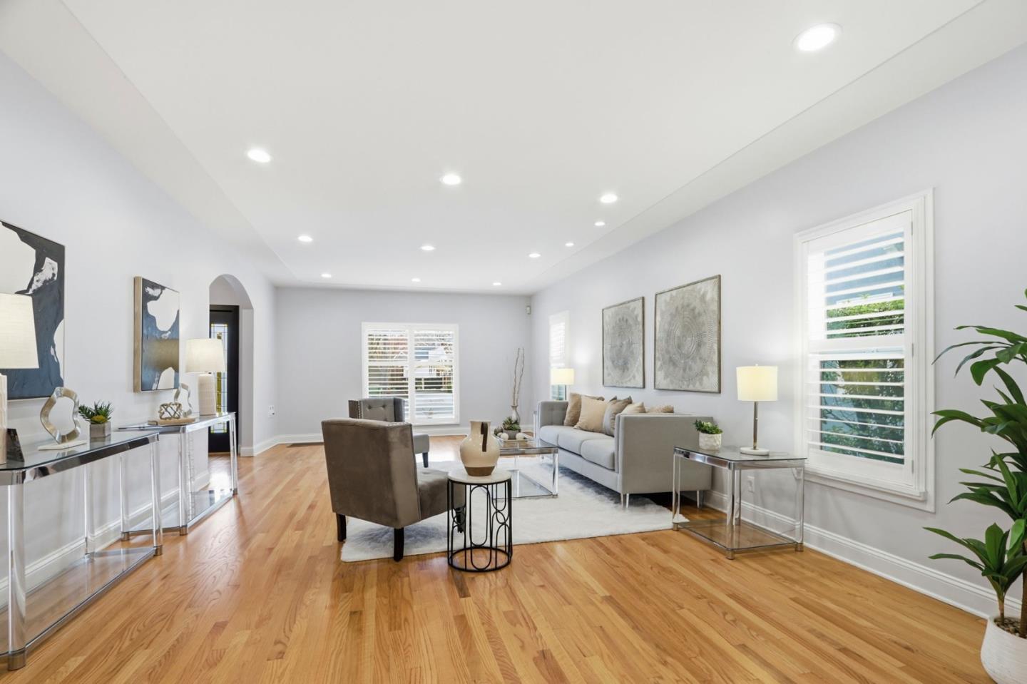 Detail Gallery Image 5 of 39 For 1127 Norval Way, San Jose,  CA 95125 - 5 Beds | 2/1 Baths