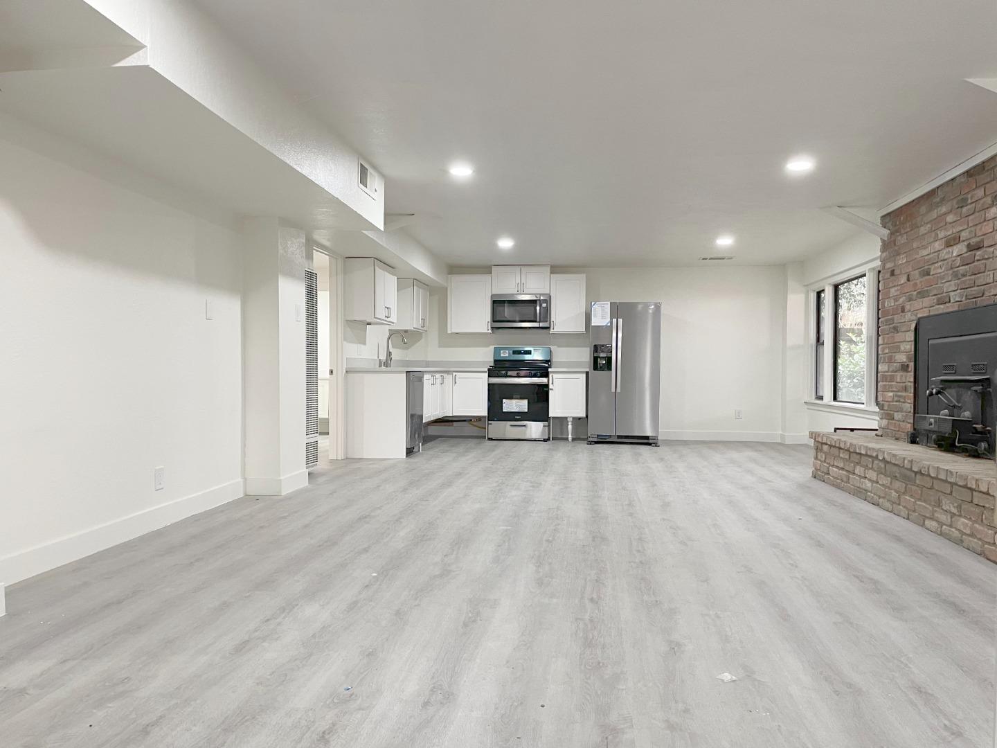 Detail Gallery Image 5 of 21 For 191 River Ln #UNIT B,  Felton,  CA 95018 - 1 Beds | 1 Baths