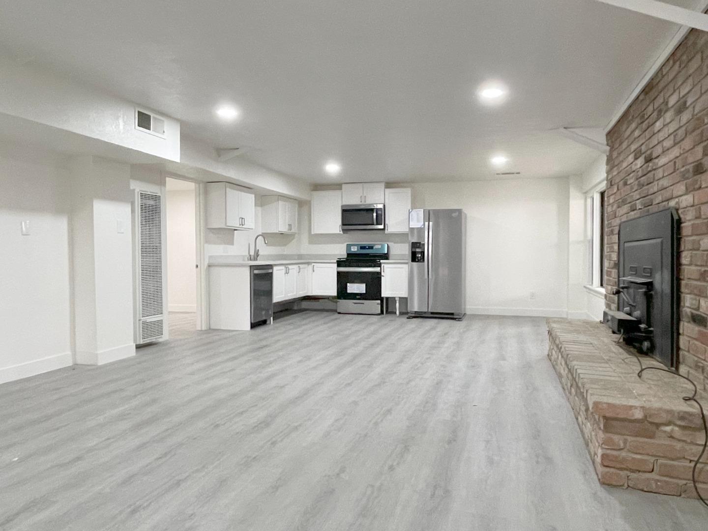 Detail Gallery Image 7 of 21 For 191 River Ln #UNIT B,  Felton,  CA 95018 - 1 Beds | 1 Baths