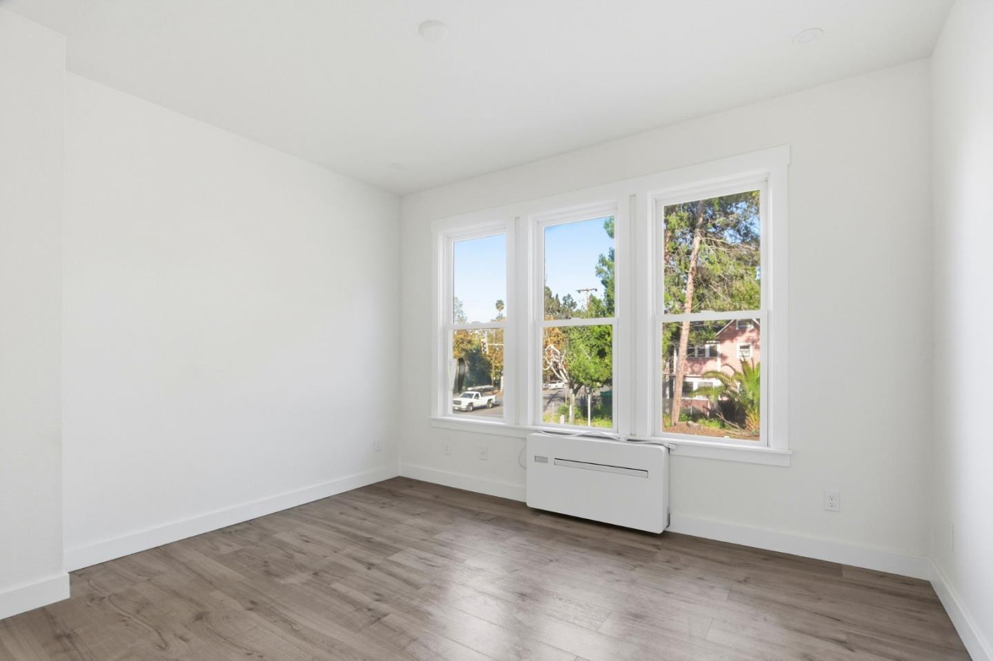 Detail Gallery Image 4 of 9 For 140 E Reed St #4,  San Jose,  CA 95112 - 2 Beds | 1 Baths