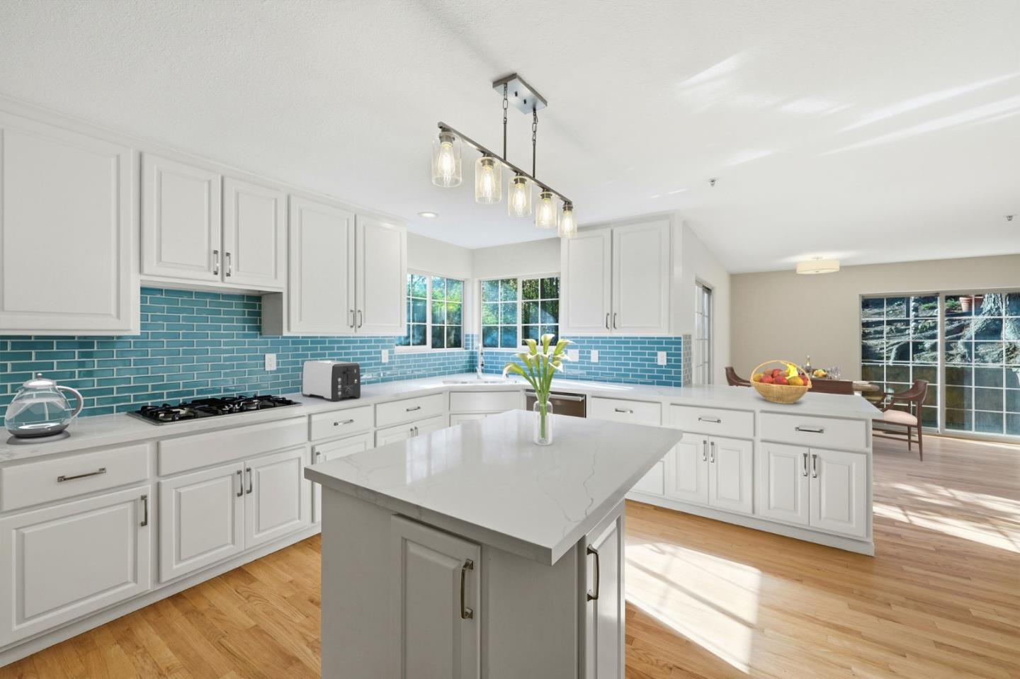 Detail Gallery Image 16 of 65 For 455 Avenue Portola, El Granada,  CA 94019 - 3 Beds | 2/1 Baths