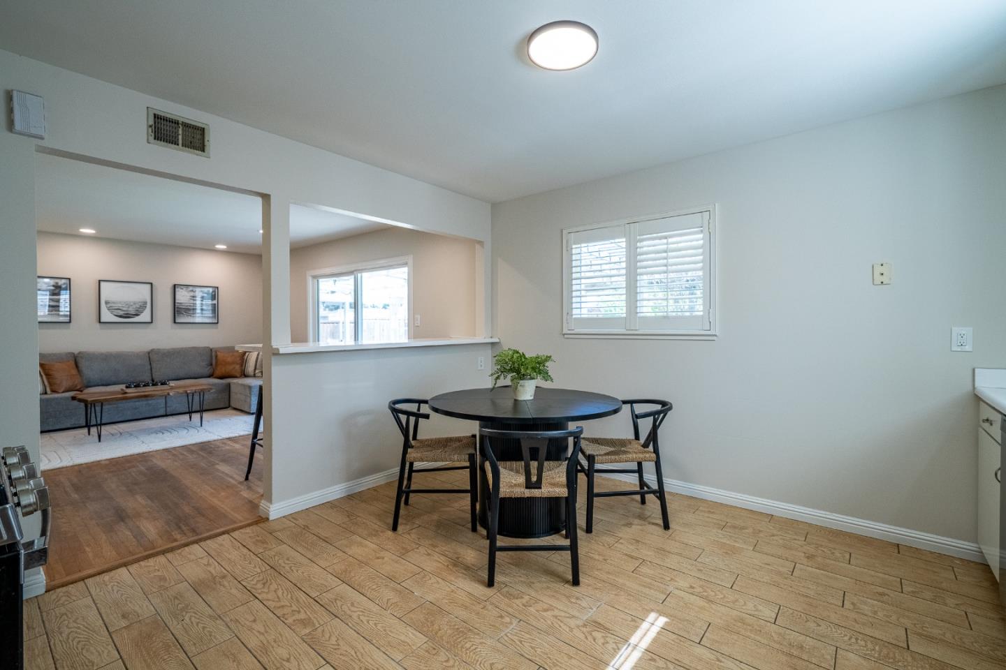 Detail Gallery Image 11 of 38 For 5444 Clovercrest Dr, San Jose,  CA 95118 - 3 Beds | 2 Baths