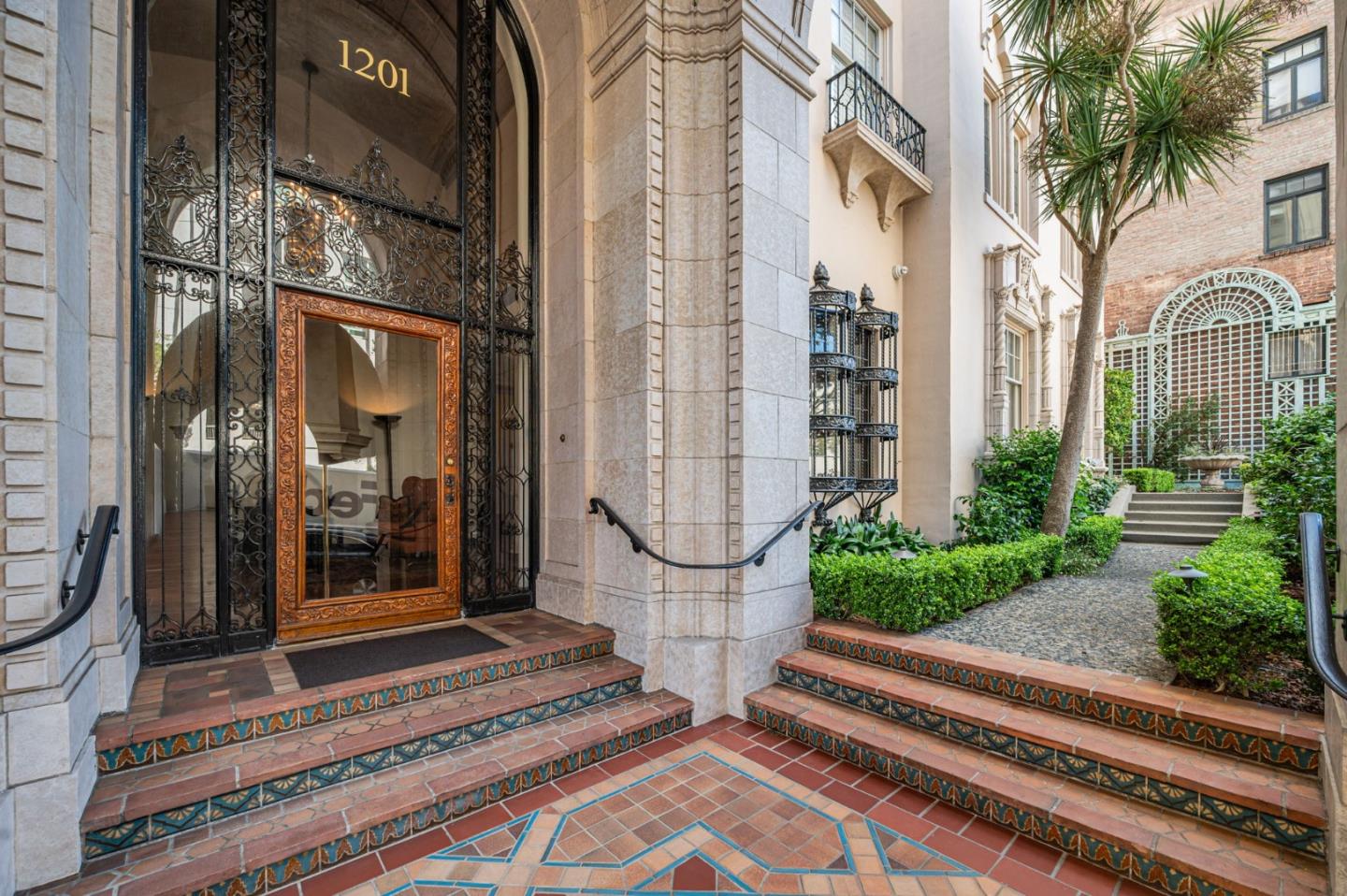 Detail Gallery Image 3 of 16 For 1201 California St #1105,  San Francisco,  CA 94109 - 2 Beds | 2 Baths